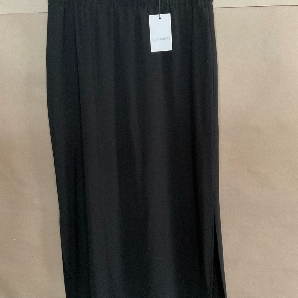 Junarose black maxi skirt. Size 14. Side slits. NWT